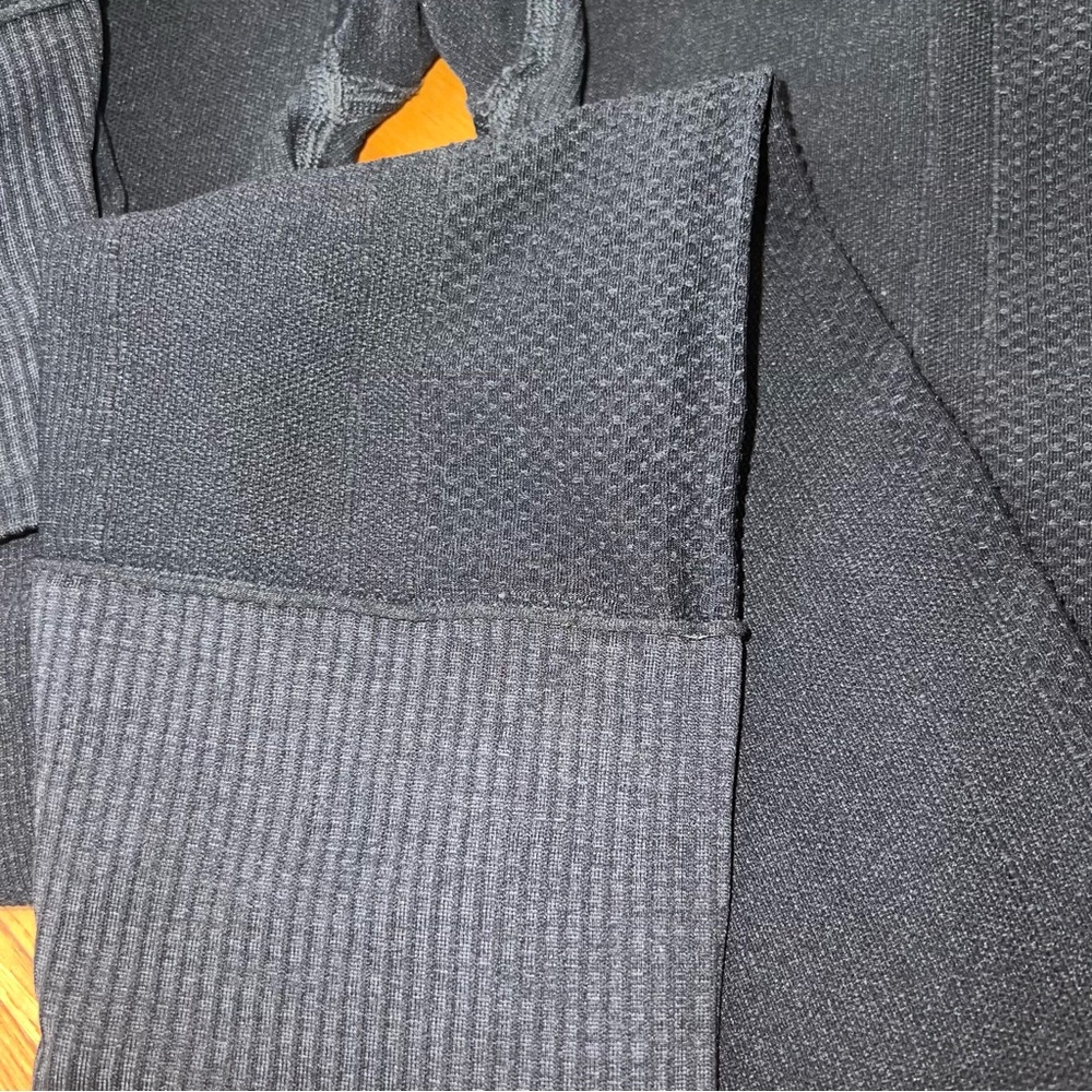 Lululemon Zone In Crop In Black - Picture 11 of 11